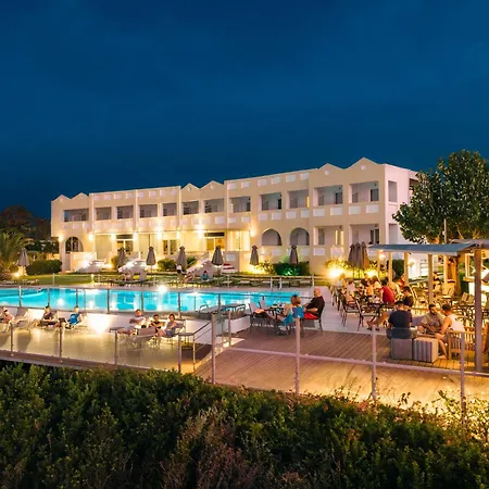 מלון Niforeika Beach Hotel 3*