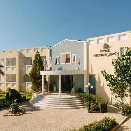 Niforeika Beach Hotel מלון ניפורייקה