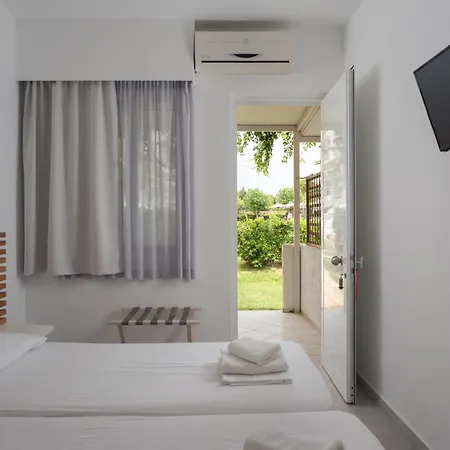 Niforeika Beach Hotel ניפורייקה