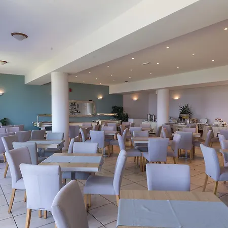 Niforeika Beach Hotel 3*