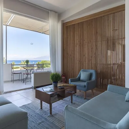 Niforeika Beach Hotel מלון 3*