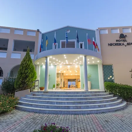 Niforeika Beach Hotel מלון ניפורייקה