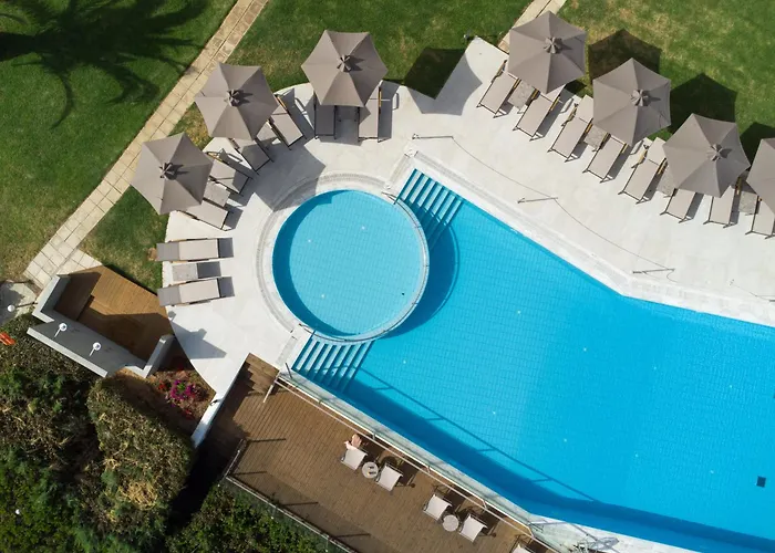 Ξενοδοχείο Niforeika Beach Hotel