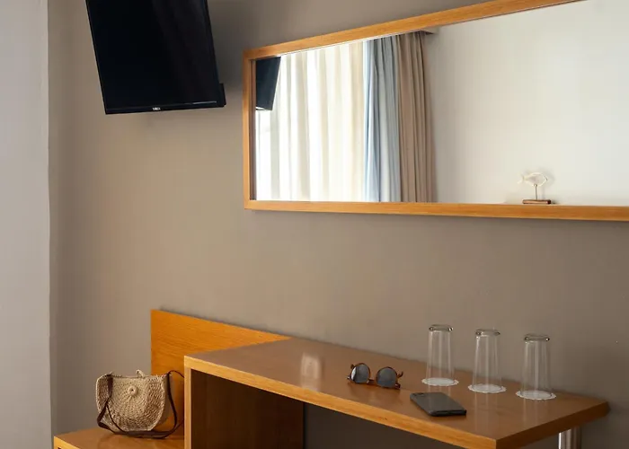 Hotel Niforeika Beach Hotel 3*