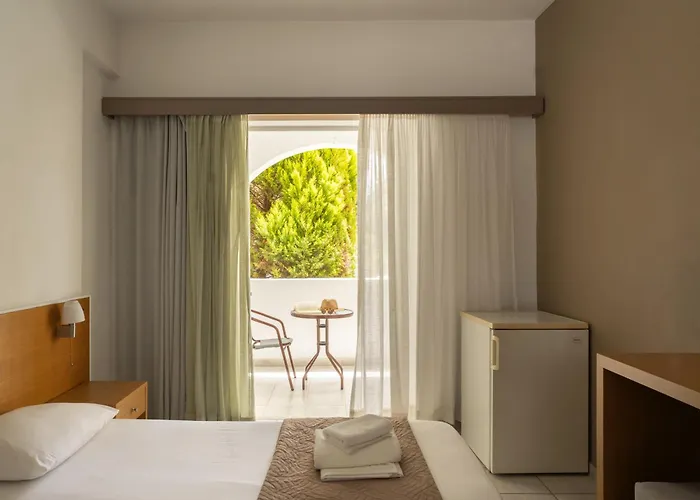 Niforeika Beach Hotel 3*