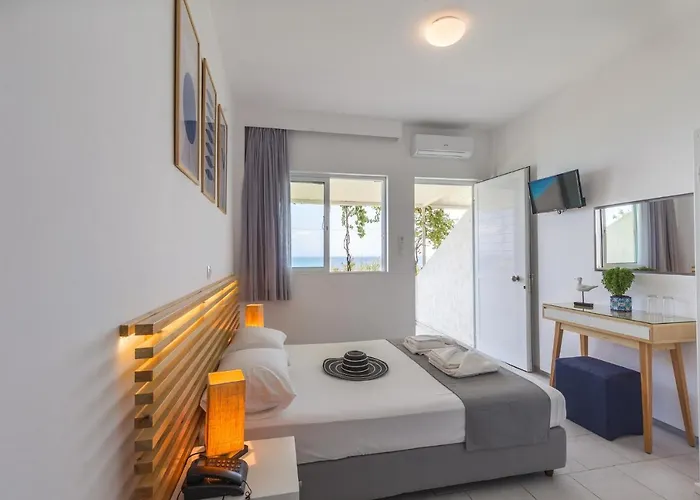 Niforeika Beach Hotel 3*